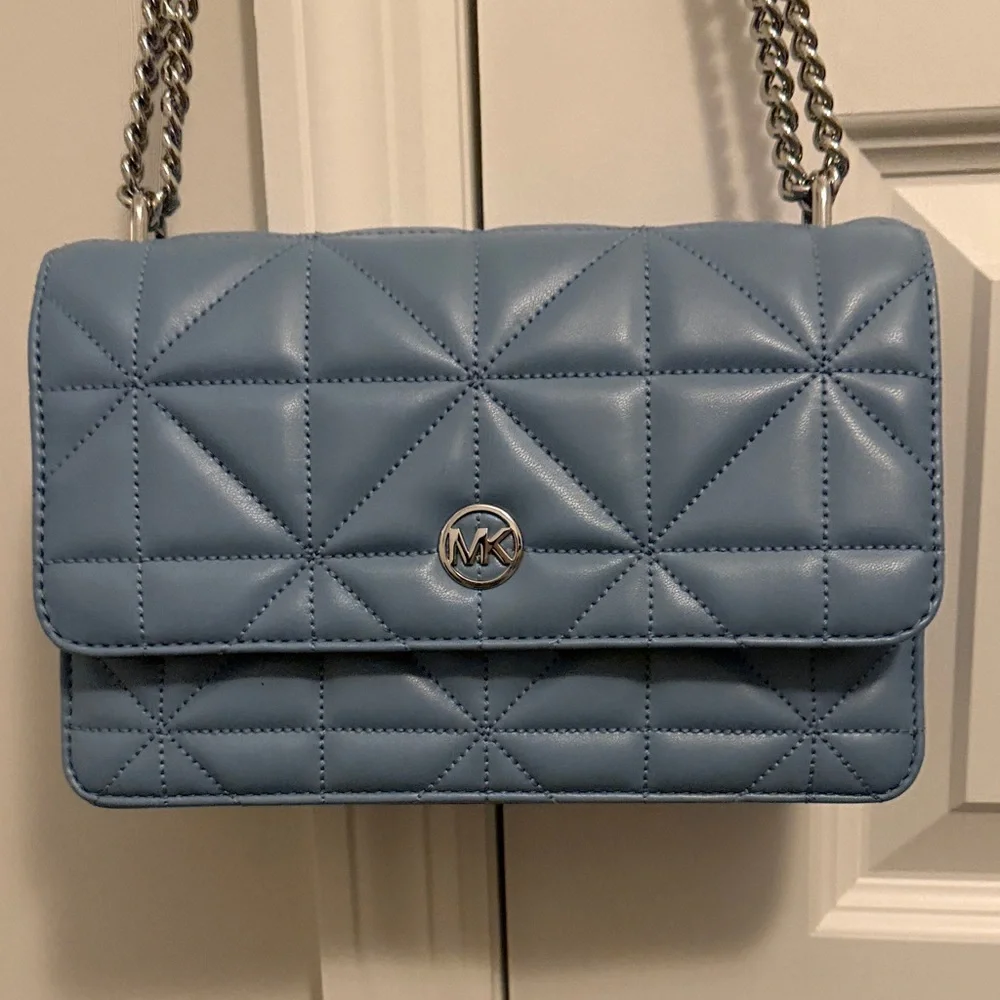 Michael Kors Blue Quilted Shoulder Bag with Silver Chain - Picture 4 of 8